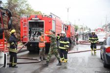 В одном из районов Баку горит торговый объект (ФОТО/ВИДЕО)