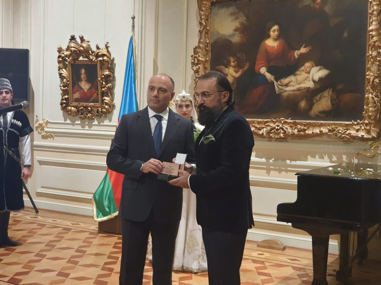 В Баку прошла церемония вручения государственных наград деятелям культуры (ФОТО)