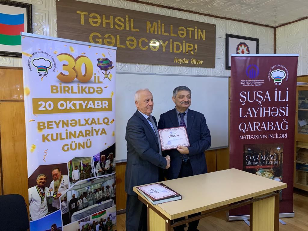 В Гяндже состоялась  презентация книги "Жемчужины Карабахской кухни" (ФОТО)