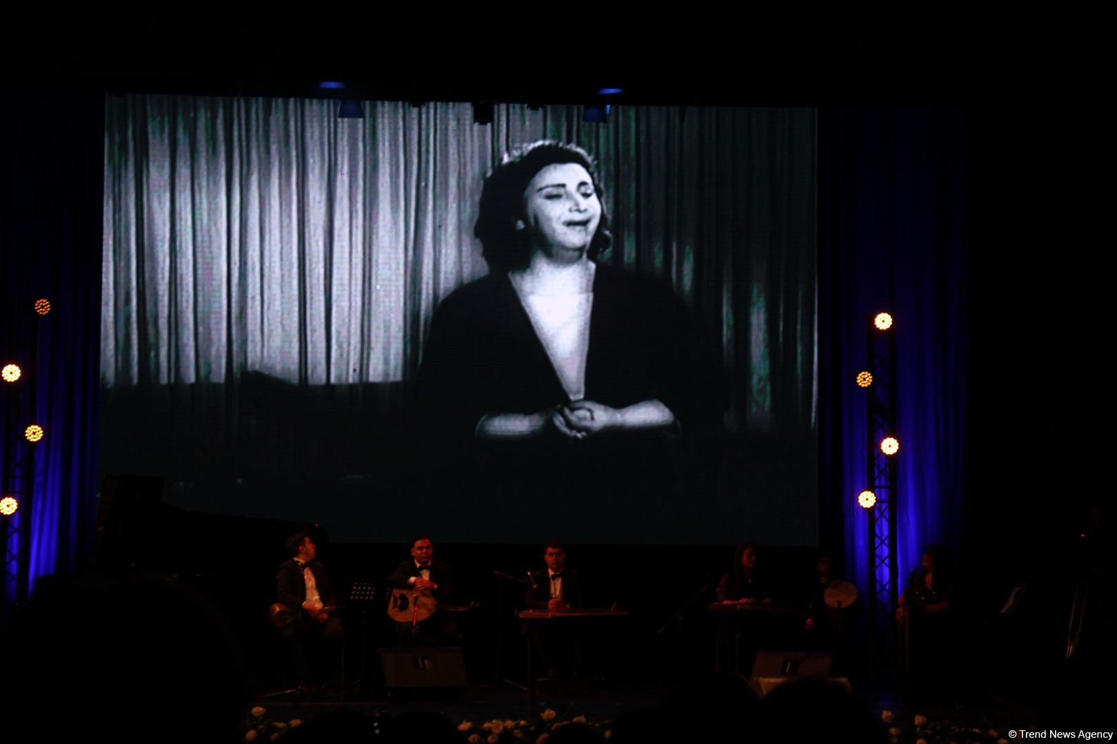 Айбениз Гашимова провела концерт, посвященный 100-летию своей наставницы, легендарной Шовкет Алекперовой (ФОТО)