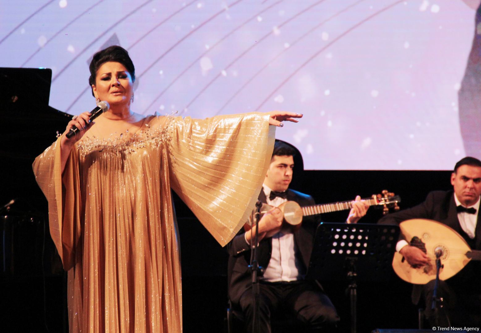 Айбениз Гашимова провела концерт, посвященный 100-летию своей наставницы, легендарной Шовкет Алекперовой (ФОТО)
