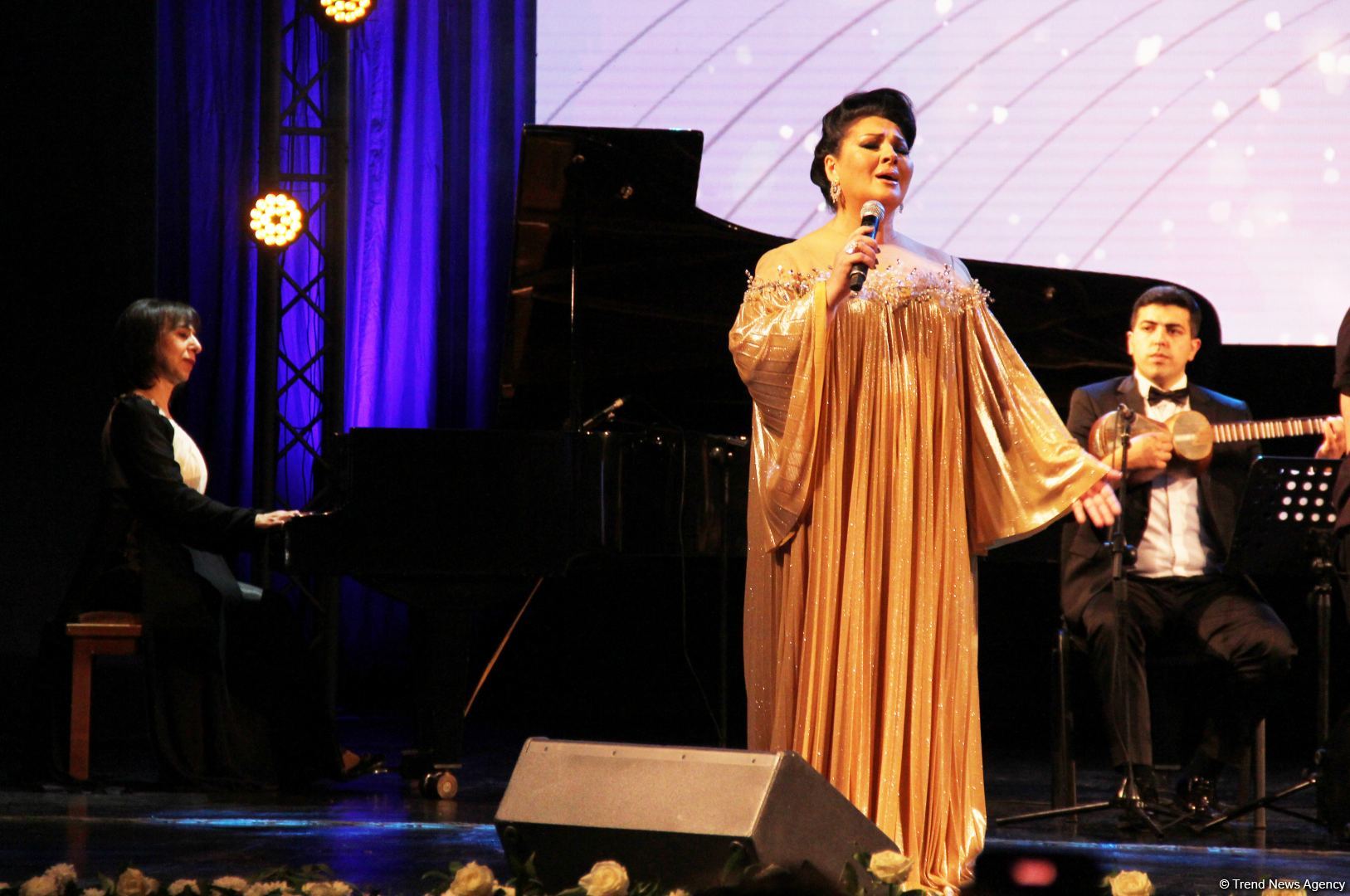Айбениз Гашимова провела концерт, посвященный 100-летию своей наставницы, легендарной Шовкет Алекперовой (ФОТО)