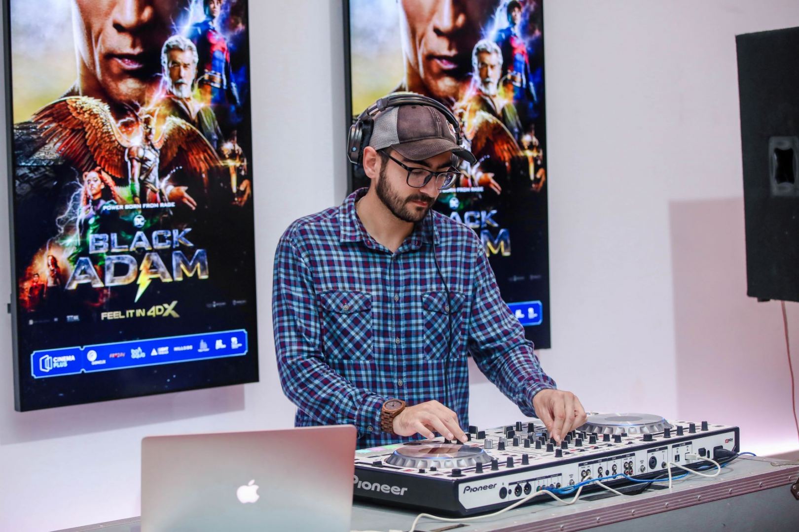 Дуэйн Джонсон в Баку реализовал давнюю мечту фанатов (ВИДЕО, ФОТО)