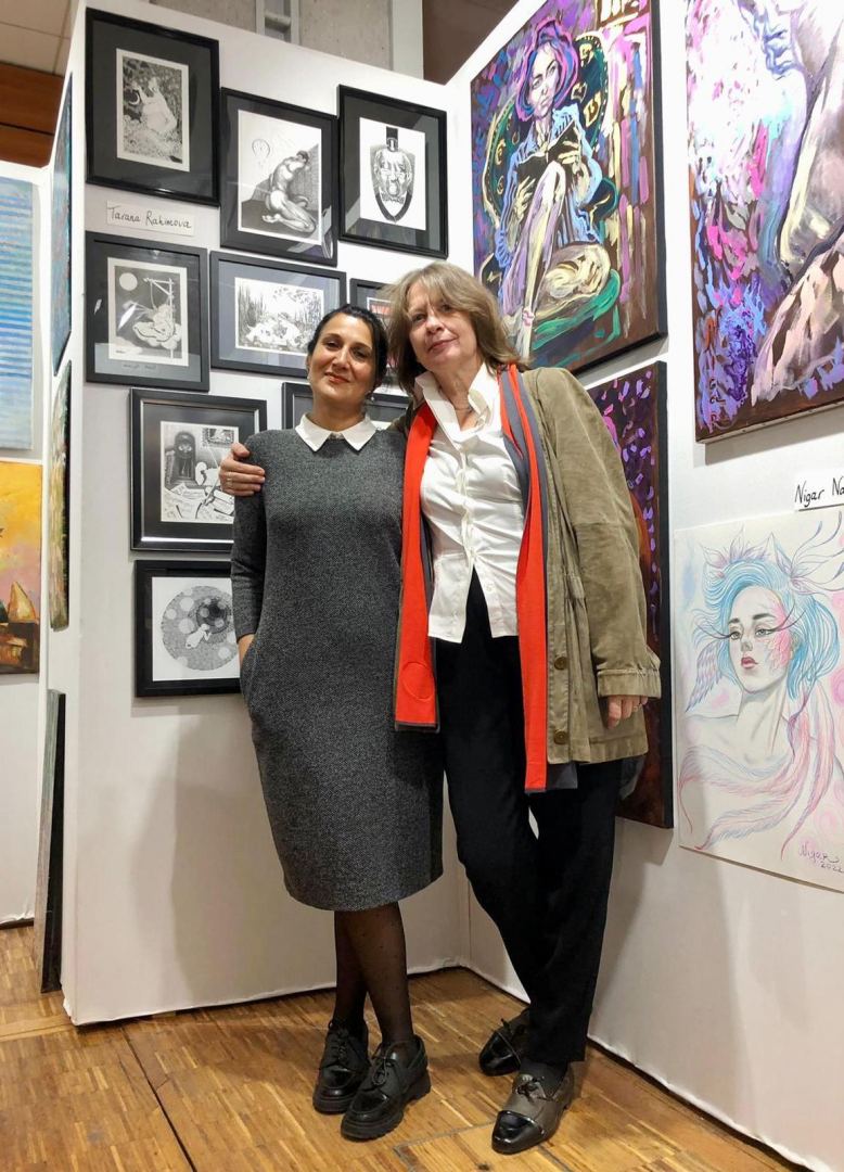 Нигяр Нариманбекова представила работы азербайджанских художников в Carrousel du Louvre в  Париже (ФОТО)