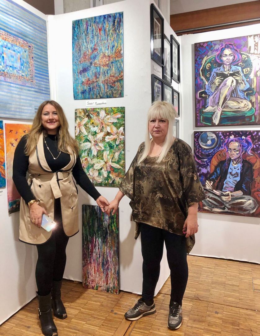 Нигяр Нариманбекова представила работы азербайджанских художников в Carrousel du Louvre в  Париже (ФОТО)