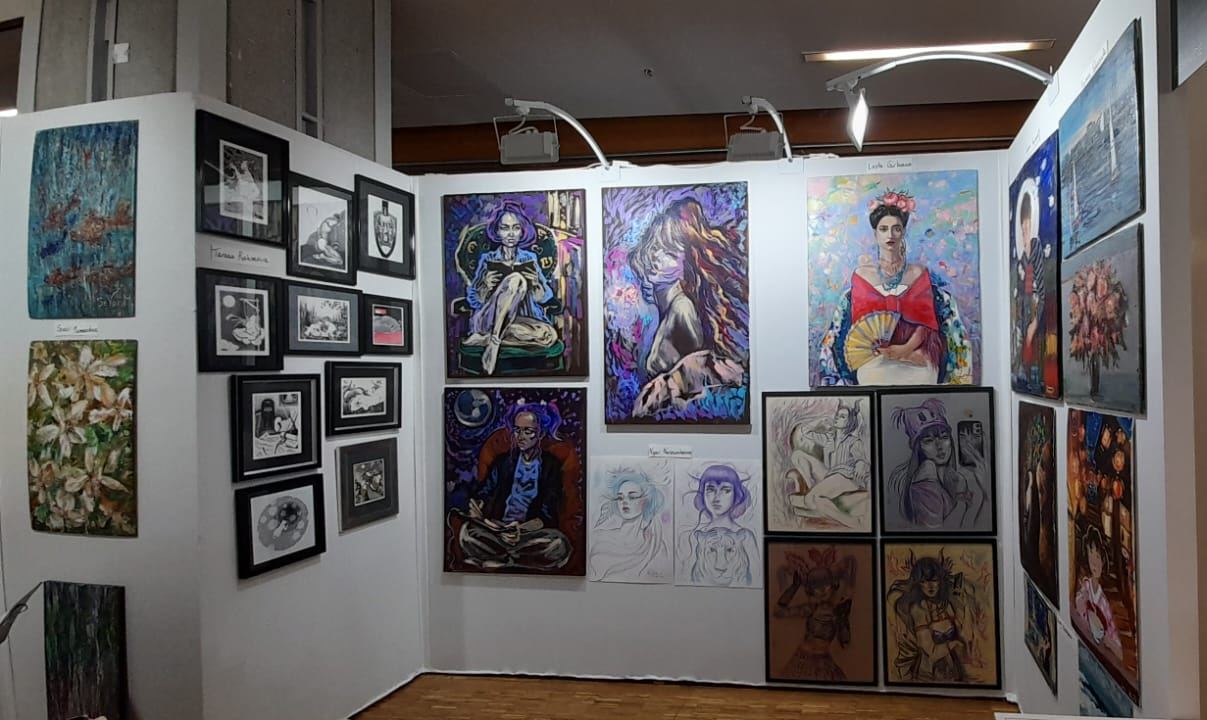 Нигяр Нариманбекова представила работы азербайджанских художников в Carrousel du Louvre в  Париже (ФОТО)