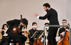 Впервые в Баку выступил известный израильский виртуоз Ави Авиталь (ВИДЕО, ФОТО)