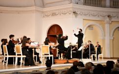 Впервые в Баку выступил известный израильский виртуоз Ави Авиталь (ВИДЕО, ФОТО)