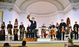 Впервые в Баку выступил известный израильский виртуоз Ави Авиталь (ВИДЕО, ФОТО)