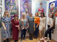 Нигяр Нариманбекова представила работы азербайджанских художников в Carrousel du Louvre в  Париже (ФОТО)