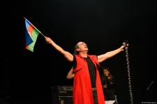 Турецкая звезда Кырач отметил два юбилея в Баку. Кульминацией стала песня Рашида Бейбутова  (ВИДЕО, ФОТО)