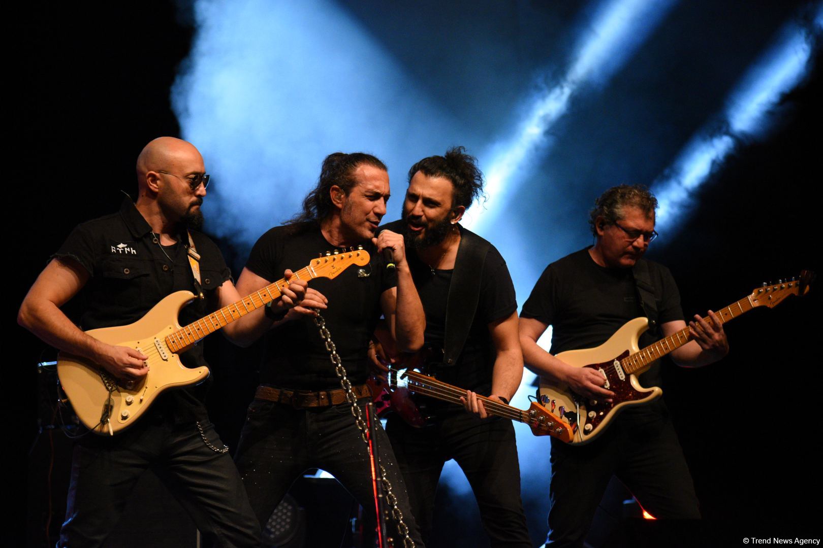 Турецкая звезда Кырач отметил два юбилея в Баку. Кульминацией стала песня Рашида Бейбутова  (ВИДЕО, ФОТО)