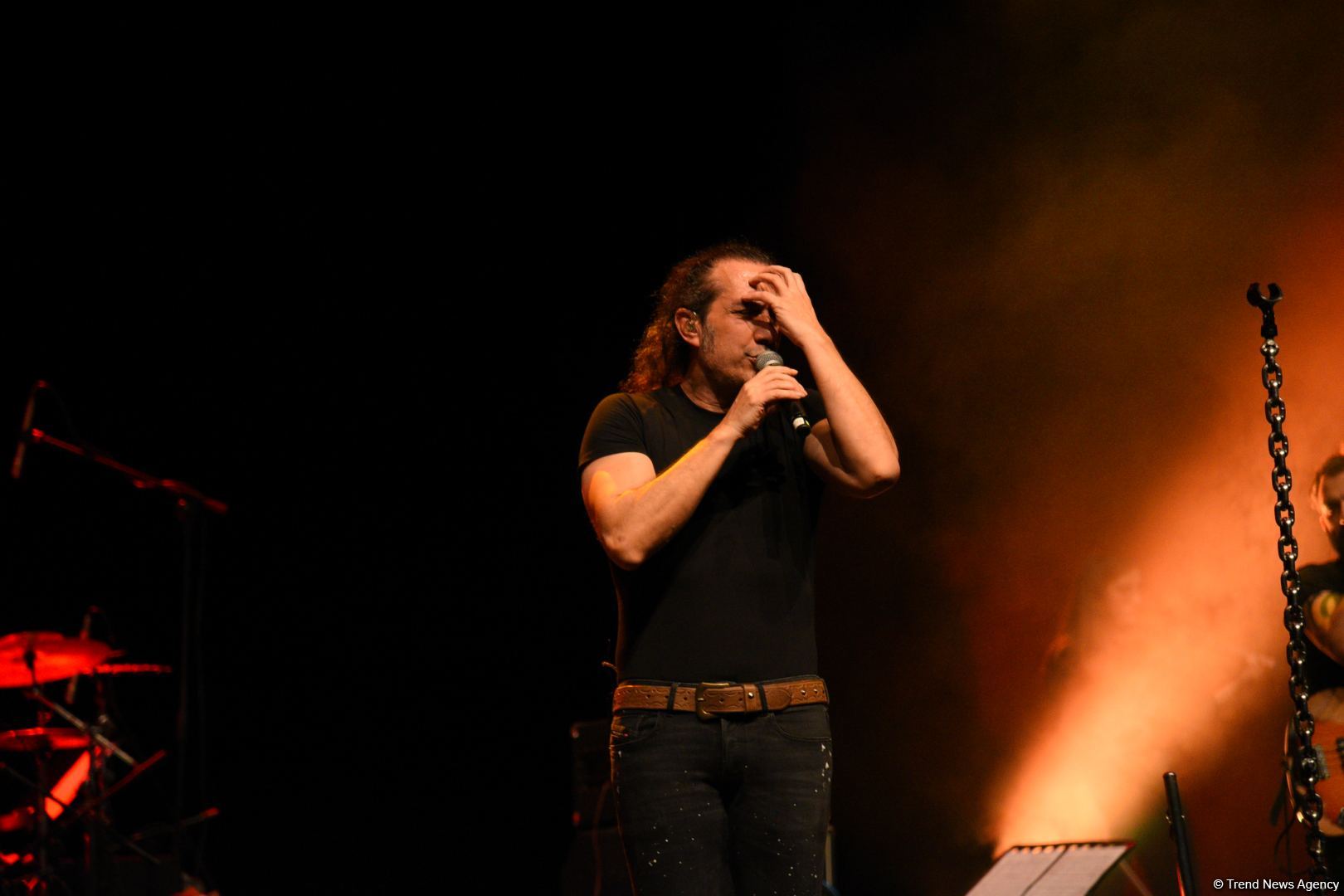 Турецкая звезда Кырач отметил два юбилея в Баку. Кульминацией стала песня Рашида Бейбутова  (ВИДЕО, ФОТО)