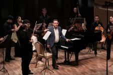 Когда в вечернем Баку звучит музыка великого Баха (ВИДЕО, ФОТО)