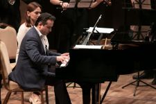 Когда в вечернем Баку звучит музыка великого Баха (ВИДЕО, ФОТО)