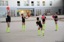 В Национальной арене гимнастики в Баку проходят учебно-тренировочные сборы спортсменок из Мингячевира (ФОТО)