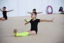 В Национальной арене гимнастики в Баку проходят учебно-тренировочные сборы спортсменок из Мингячевира (ФОТО)