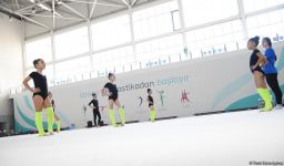 В Национальной арене гимнастики в Баку проходят учебно-тренировочные сборы спортсменок из Мингячевира (ФОТО)