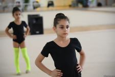 В Национальной арене гимнастики в Баку проходят учебно-тренировочные сборы спортсменок из Мингячевира (ФОТО)