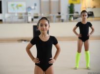 В Национальной арене гимнастики в Баку проходят учебно-тренировочные сборы спортсменок из Мингячевира (ФОТО)