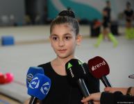 В Национальной арене гимнастики в Баку проходят учебно-тренировочные сборы спортсменок из Мингячевира (ФОТО)
