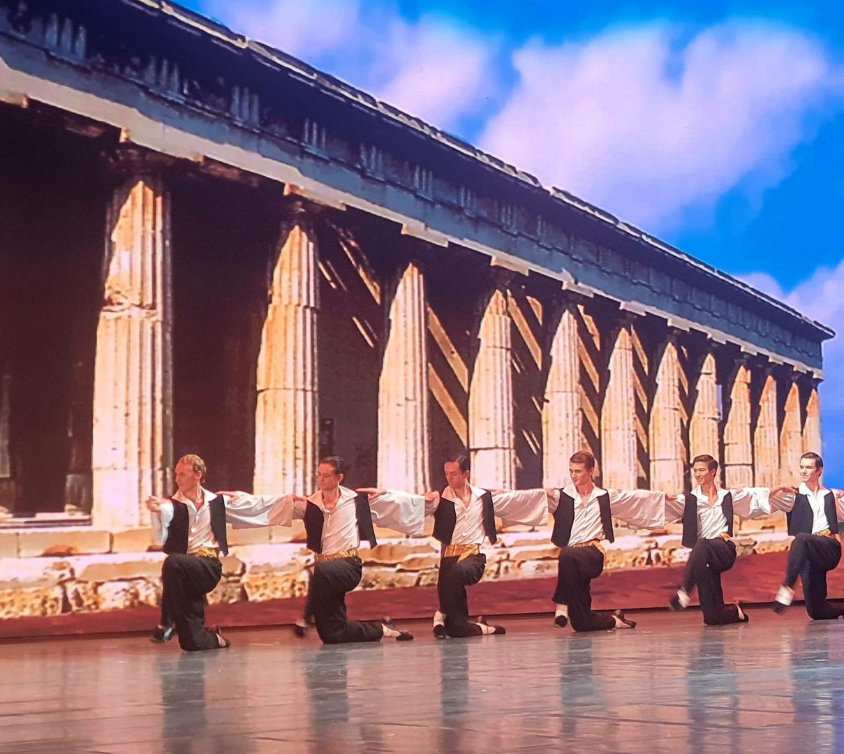 Легендарный балет Игоря Моисеева представил в Баку азербайджанский танец "Чобаны" (ФОТО)