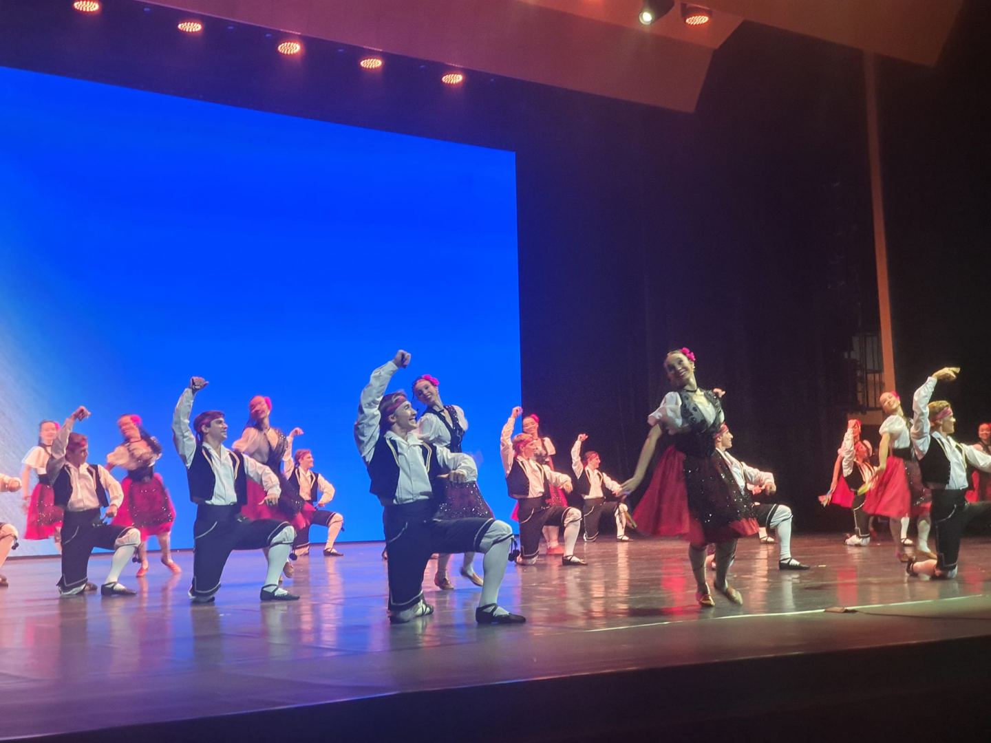 Легендарный балет Игоря Моисеева представил в Баку азербайджанский танец "Чобаны" (ФОТО)