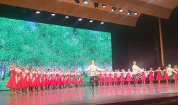 Легендарный балет Игоря Моисеева представил в Баку азербайджанский танец "Чобаны" (ФОТО)