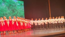 Легендарный балет Игоря Моисеева представил в Баку азербайджанский танец "Чобаны" (ФОТО)