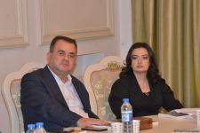 В Баку состоялась презентация исторического романа Юнуса Огуза "Cığır" (ФОТО)