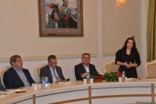 В Баку состоялась презентация исторического романа Юнуса Огуза "Cığır" (ФОТО)