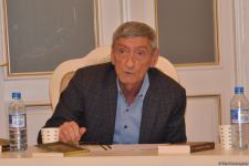 В Баку состоялась презентация исторического романа Юнуса Огуза "Cığır" (ФОТО)