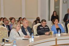 В Баку состоялась презентация исторического романа Юнуса Огуза "Cığır" (ФОТО)