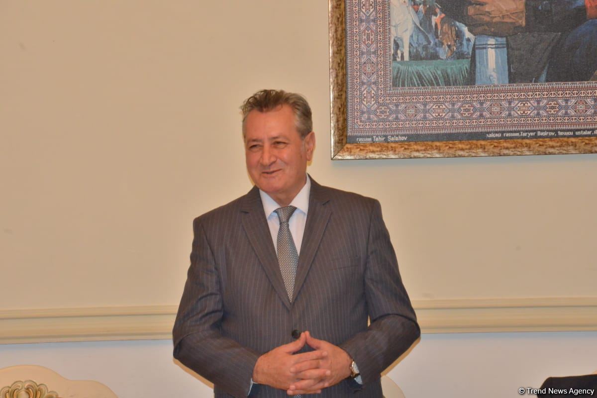 В Баку состоялась презентация исторического романа Юнуса Огуза "Cığır" (ФОТО)