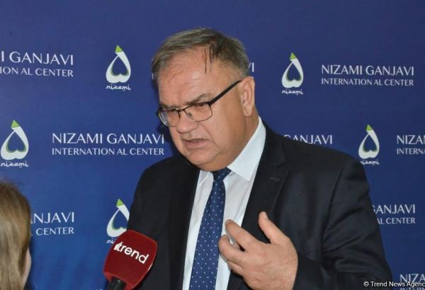 Азербайджан становится интеллектуальным центром широкого региона - экс-президент Боснии и Герцеговины