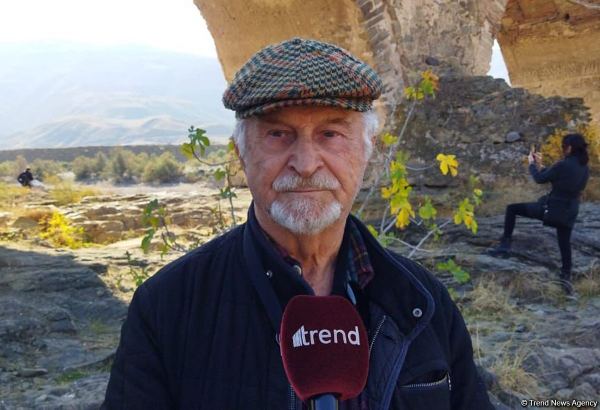 Во время поездки по Карабаху мы стали свидетелями последствий армянского вандализма - турецкий путешественник