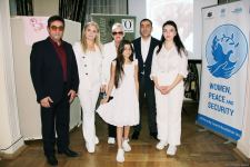 Премьера в Баку! Немного лучика солнца, немного дыхания ветра и еще немного любви (ФОТО)