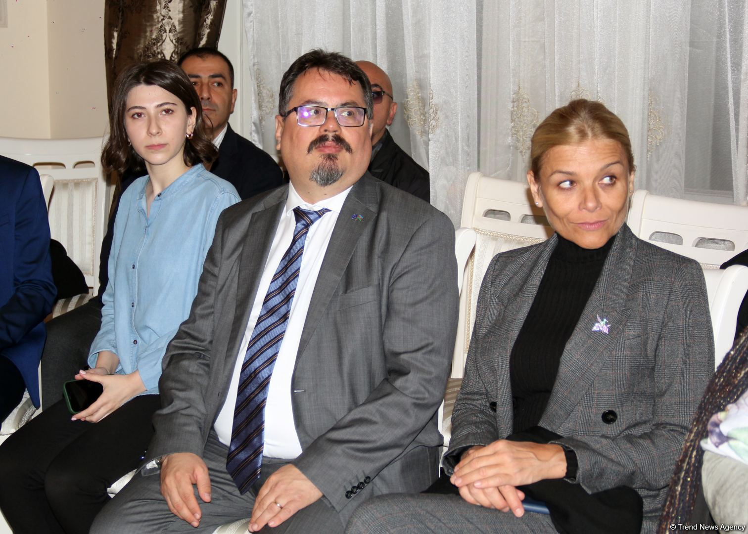 Премьера в Баку! Немного лучика солнца, немного дыхания ветра и еще немного любви (ФОТО)