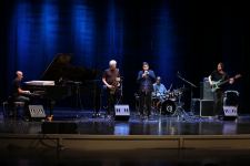 В бой идут одни "старики" - потрясающий концерт легендарной Yellow Jackets в Баку, или Сюрприз с балабаном (ВИДЕО, ФОТО)