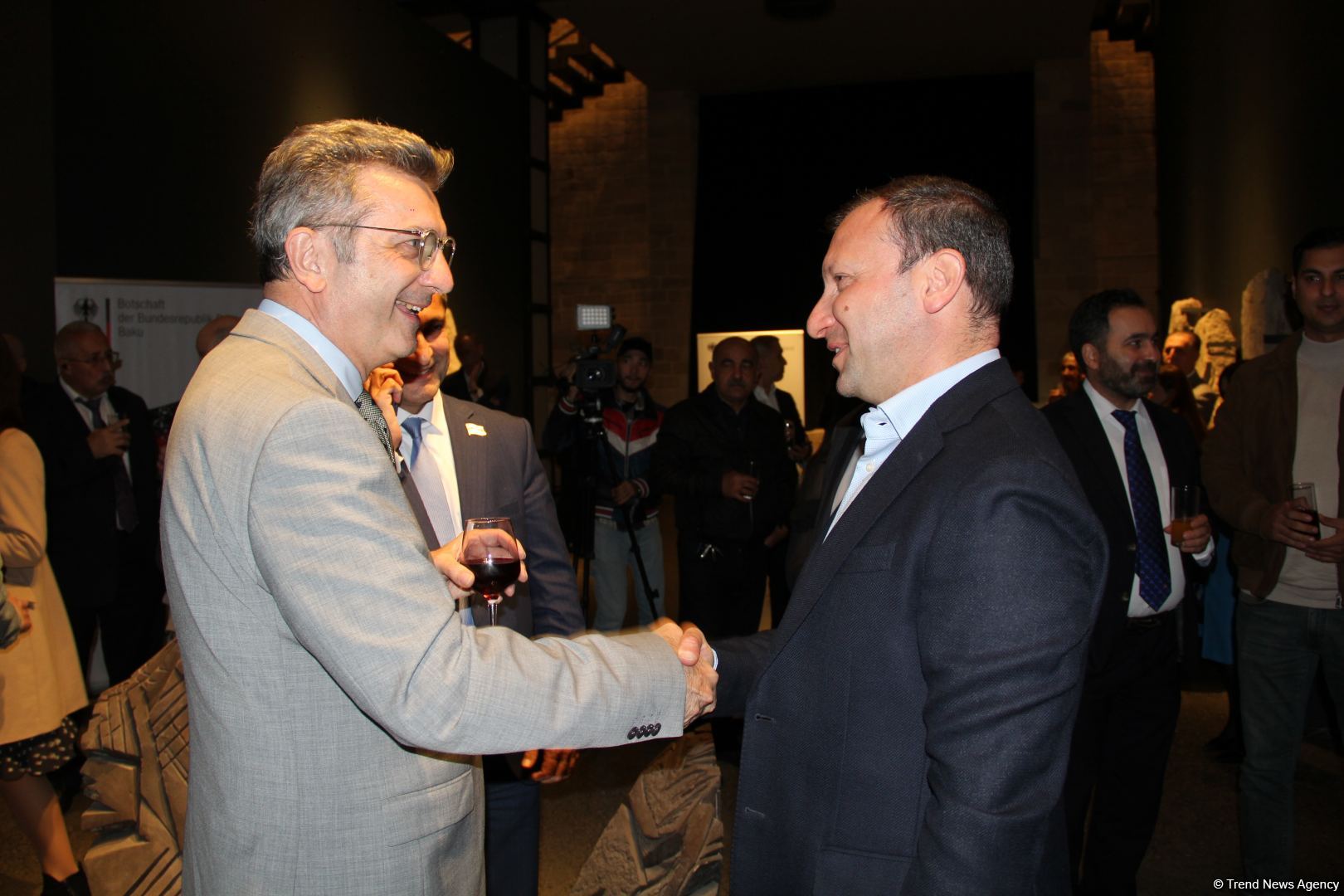 На стенах Музея каменной летописи в Баку представлен 3D mapping, реализованный посольством Германии и  QGallery (ВИДЕО, ФОТО)