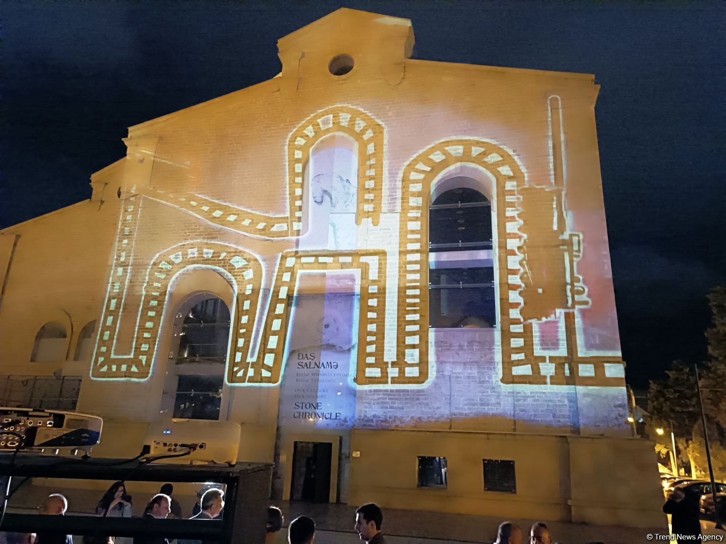 На стенах Музея каменной летописи в Баку представлен 3D mapping, реализованный посольством Германии и  QGallery (ВИДЕО, ФОТО)