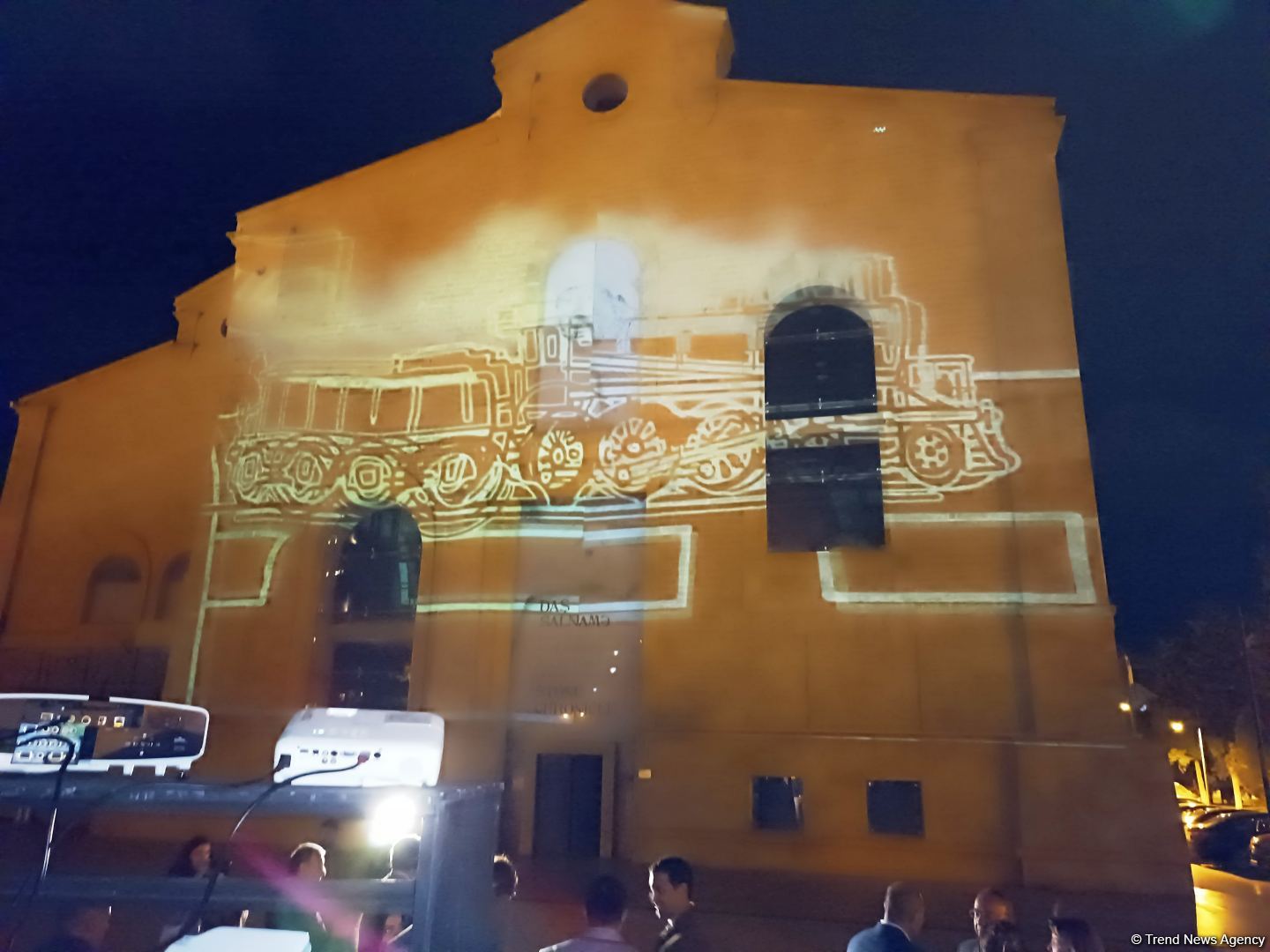 На стенах Музея каменной летописи в Баку представлен 3D mapping, реализованный посольством Германии и  QGallery (ВИДЕО, ФОТО)