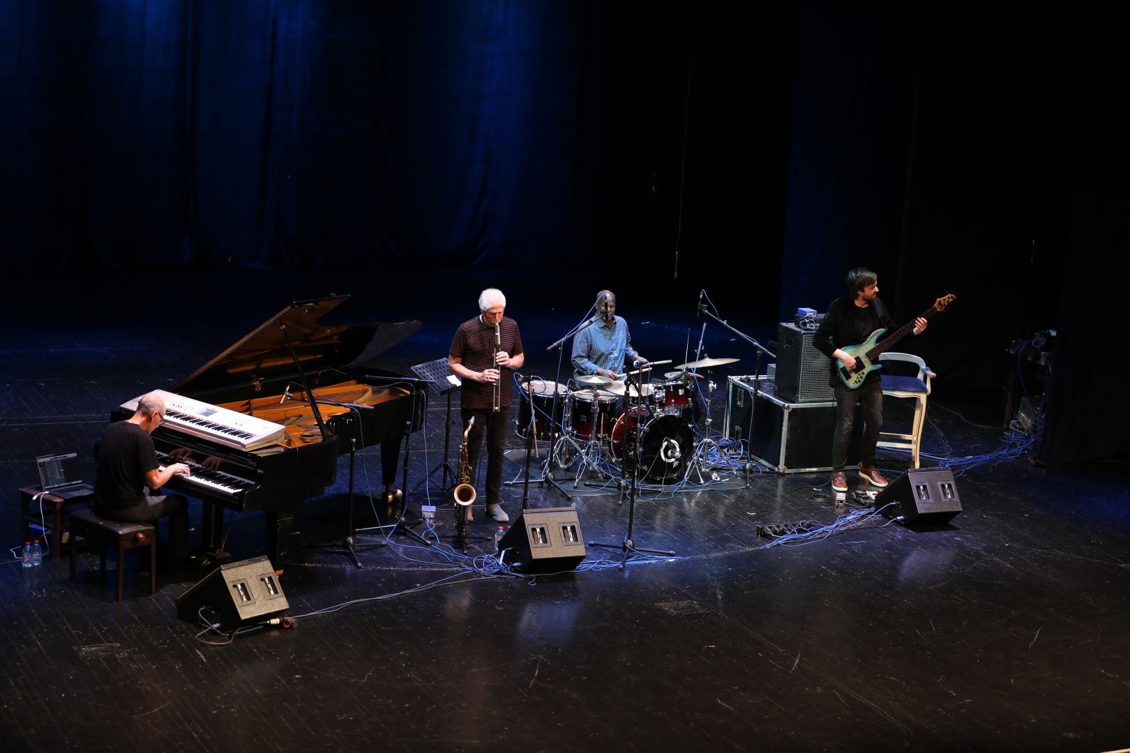 В бой идут одни "старики" - потрясающий концерт легендарной Yellow Jackets в Баку, или Сюрприз с балабаном (ВИДЕО, ФОТО)