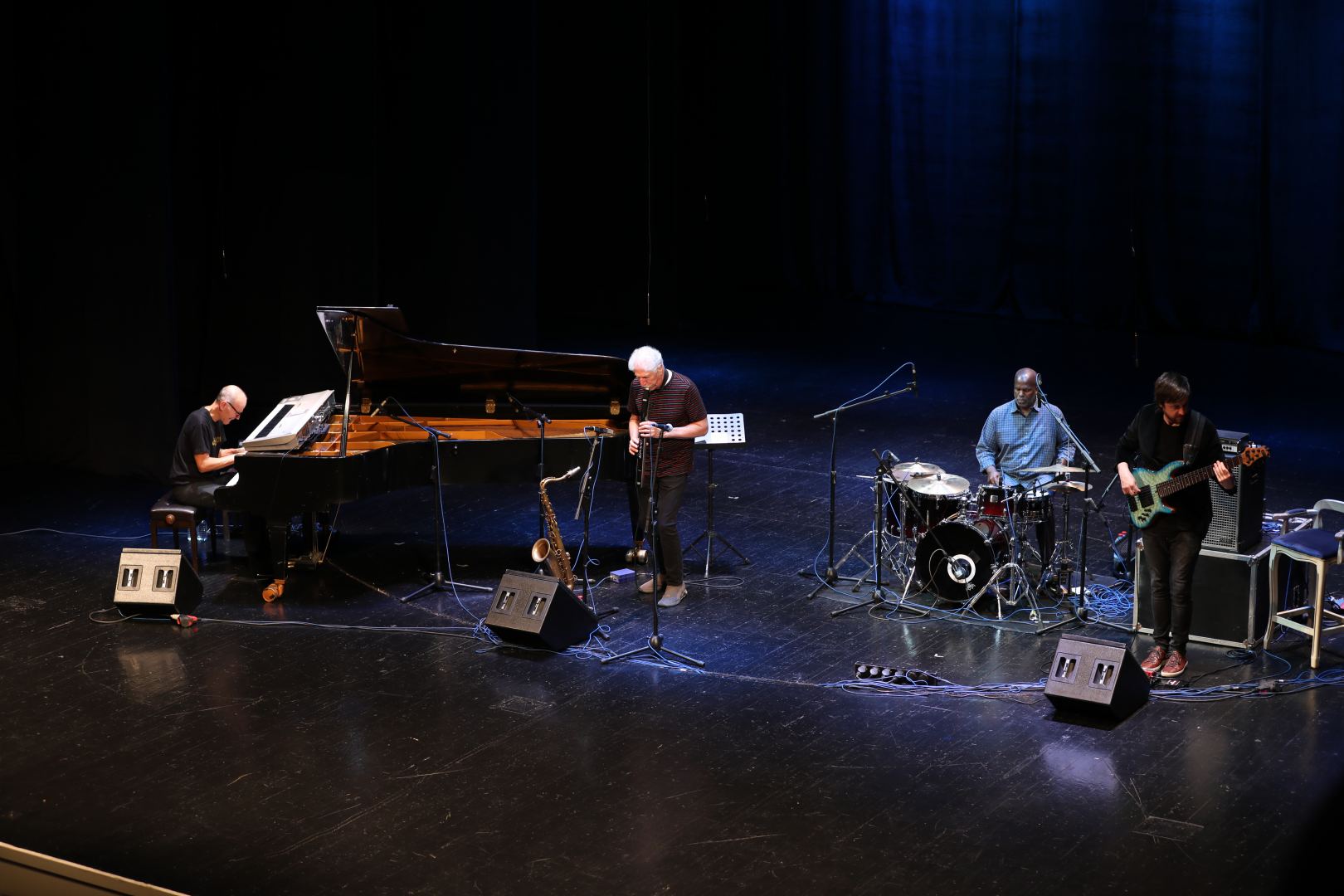 В бой идут одни "старики" - потрясающий концерт легендарной Yellow Jackets в Баку, или Сюрприз с балабаном (ВИДЕО, ФОТО)