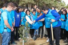 Вице-президент Фонда Гейдара Алиева Лейла Алиева приняла участие в первой акции по посадке деревьев к осеннему сезону «Общереспубликанского озеленительного марафона» (ФОТО)