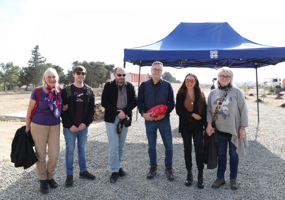 Вице-президент Фонда Гейдара Алиева Лейла Алиева приняла участие в первой акции по посадке деревьев к осеннему сезону «Общереспубликанского озеленительного марафона» (ФОТО)