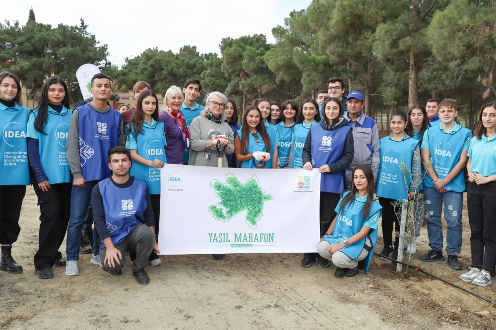 Вице-президент Фонда Гейдара Алиева Лейла Алиева приняла участие в первой акции по посадке деревьев к осеннему сезону «Общереспубликанского озеленительного марафона» (ФОТО)