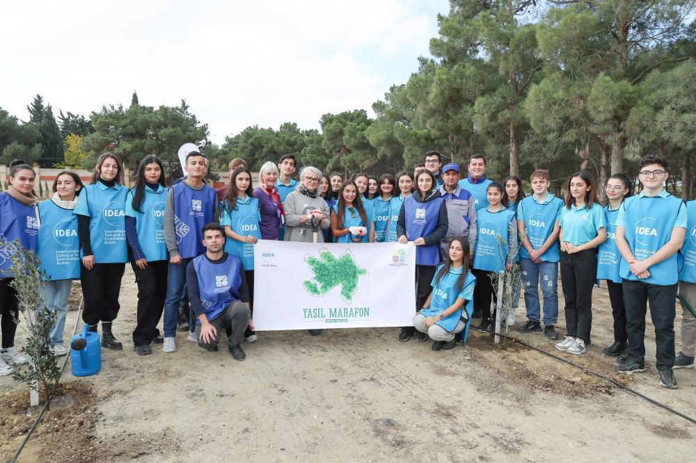 Вице-президент Фонда Гейдара Алиева Лейла Алиева приняла участие в первой акции по посадке деревьев к осеннему сезону «Общереспубликанского озеленительного марафона» (ФОТО)