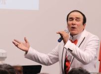 Ты во мне поешь, Азербайджан! Концерт узбекского певца Хурсанда Шерова – когда на помощь приходят друзья  (ВИДЕО, ФОТО)