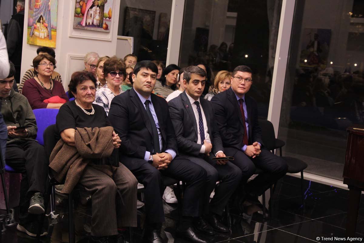 Ты во мне поешь, Азербайджан! Концерт узбекского певца Хурсанда Шерова – когда на помощь приходят друзья  (ВИДЕО, ФОТО)